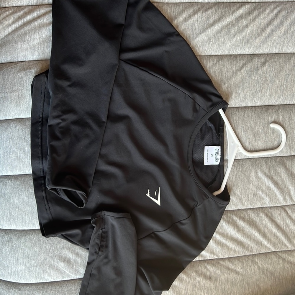 Gymshark long sleeve cropped dry fit